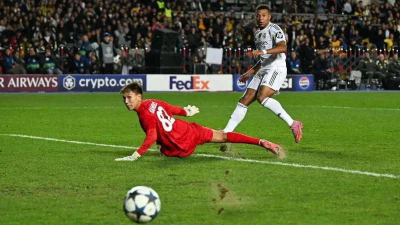 Ngôi sao người Pháp có số hat-trick tại UCL bằng với Benzema